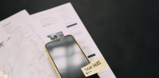 Vysvětlení přidání podpisu do textové zprávy na iPhonu